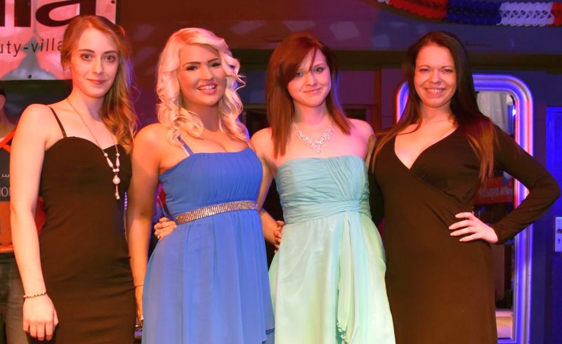 Super Bowl Party 065 Hp