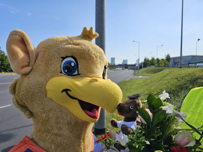 Griffino Und Otter Oscar Gratulieren Warnowtunnel Griffino Warnotunnel 03