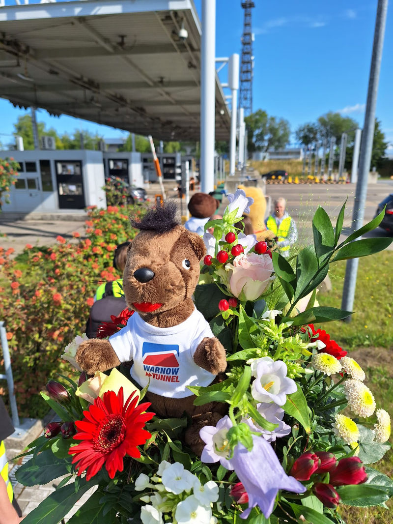 Griffino Und Otter Oscar Gratulieren Warnowtunnel Griffino Warnotunnel 04