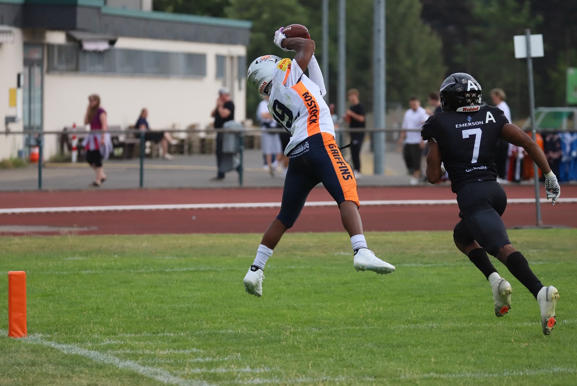 Wr Lewis Erzielte 3 Scores